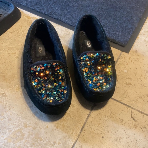 UGG Shoes - UGG AINSLEY STELLAR SEQUIN